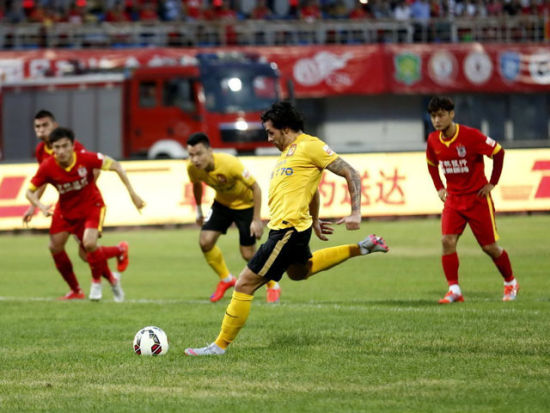 图片报：巴萨希望签下一名左边锋，正关注莱比锡的迪奥曼德